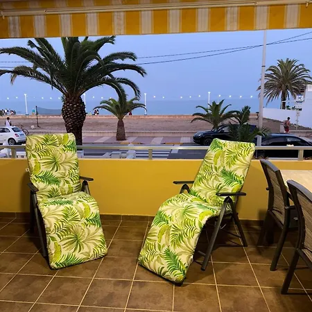 Oceanfront Ideal For Couples And Teleworking Lejlighed *