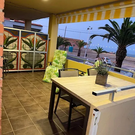 Oceanfront Ideal For Couples And Teleworking